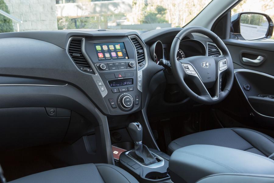 Интерьер Hyundai Santa Fe 30 2016 года  (фото 13 из 17)